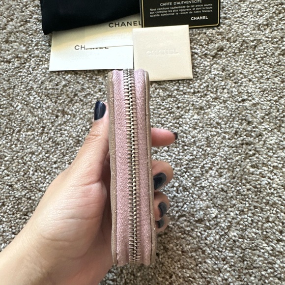 Chanel Zippy Card Holder - Picture 4 of 9
